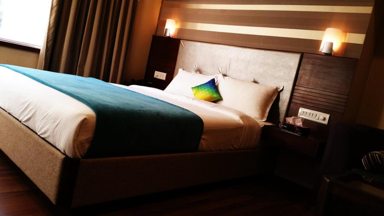 Hotel Nova Rooms Atlanta Shopping Surat Esterno foto