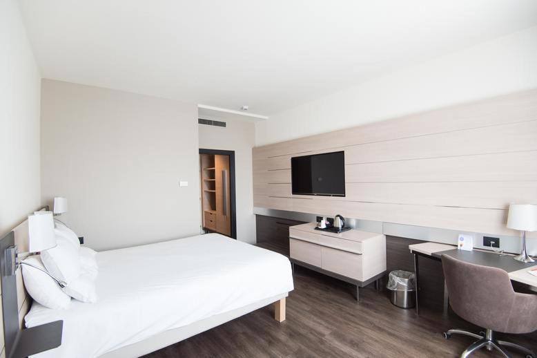 Hotel Nova Rooms Atlanta Shopping Surat Esterno foto