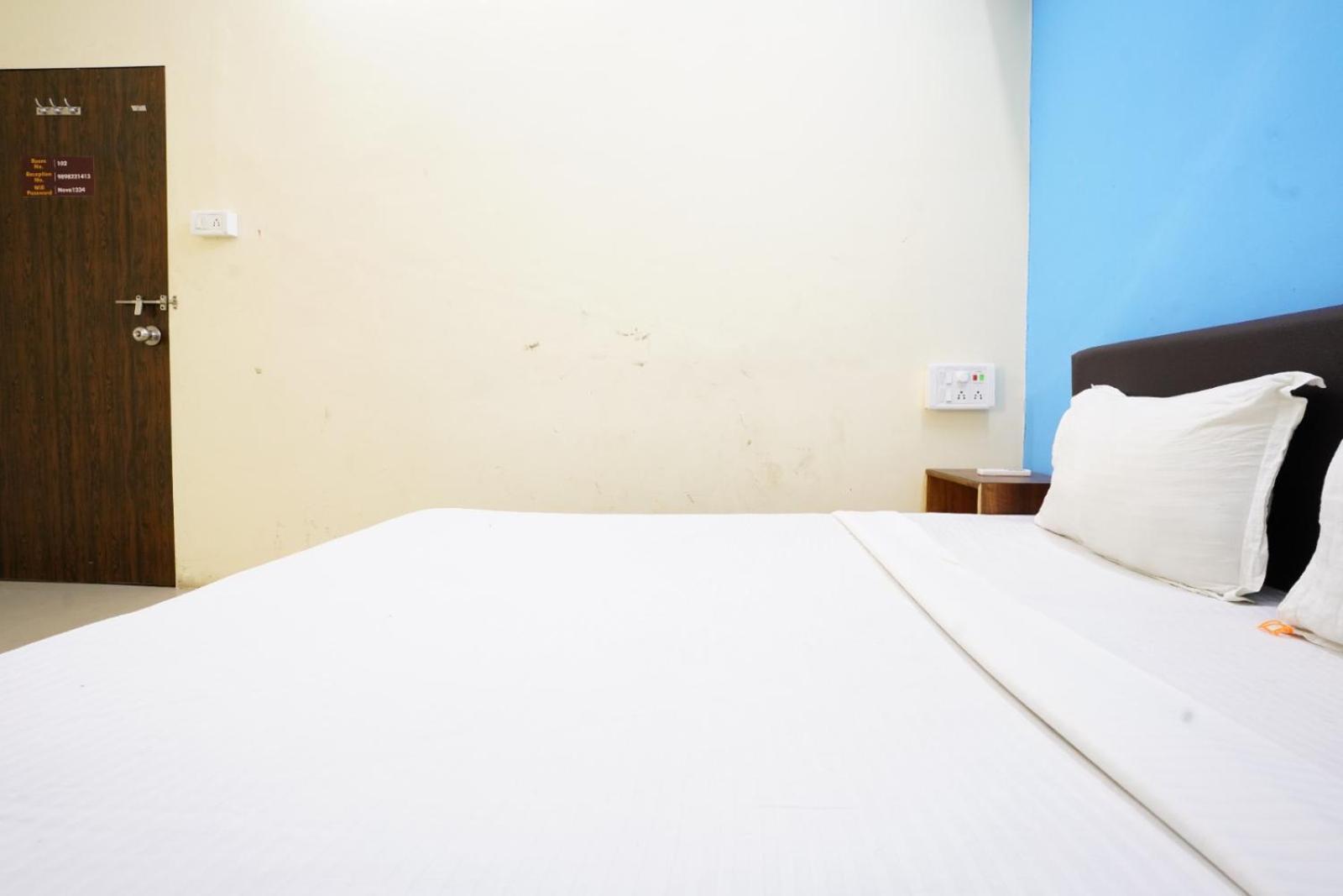 Hotel Nova Rooms Atlanta Shopping Surat Esterno foto
