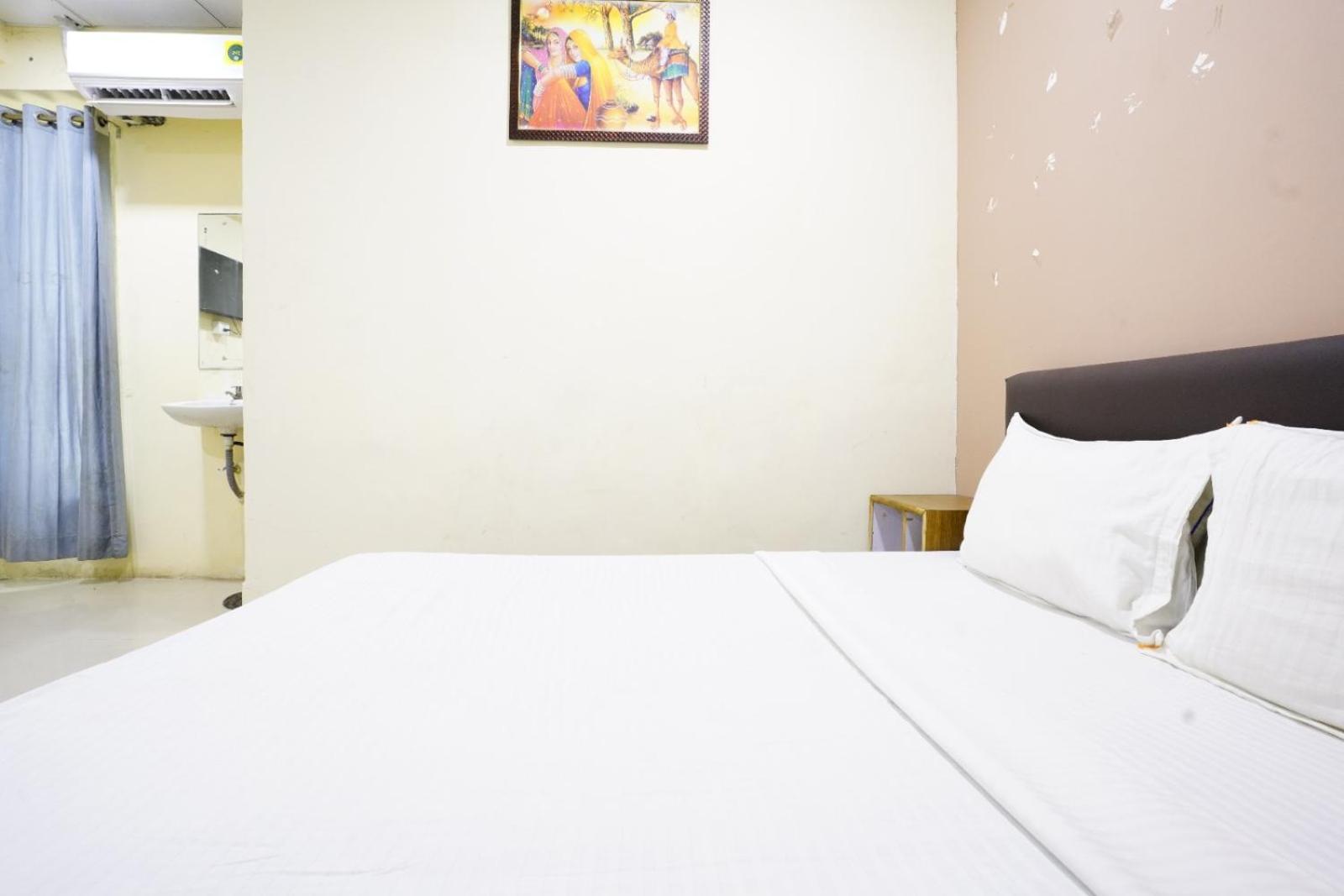 Hotel Nova Rooms Atlanta Shopping Surat Esterno foto